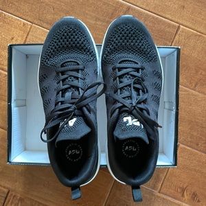 APL Athletic Propulsion Labs black sneakers Sz 10 Gently Used Great condition